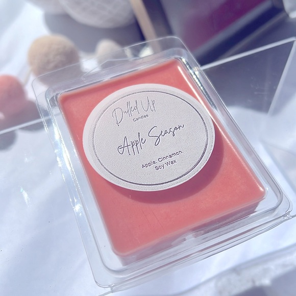 DolledUp Candles- Apple Season- Cinnamon Apple Scented Wax Melts - Picture 2 of 2